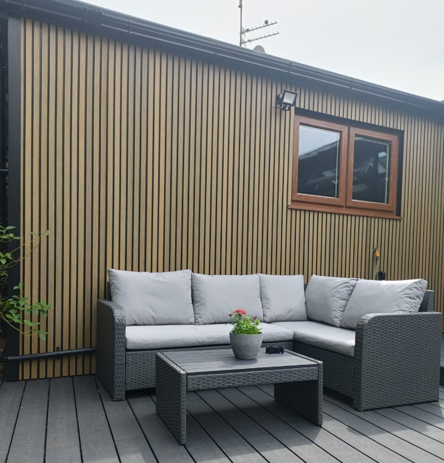 Slatted Cladding In Teak Installed On A Garden Room